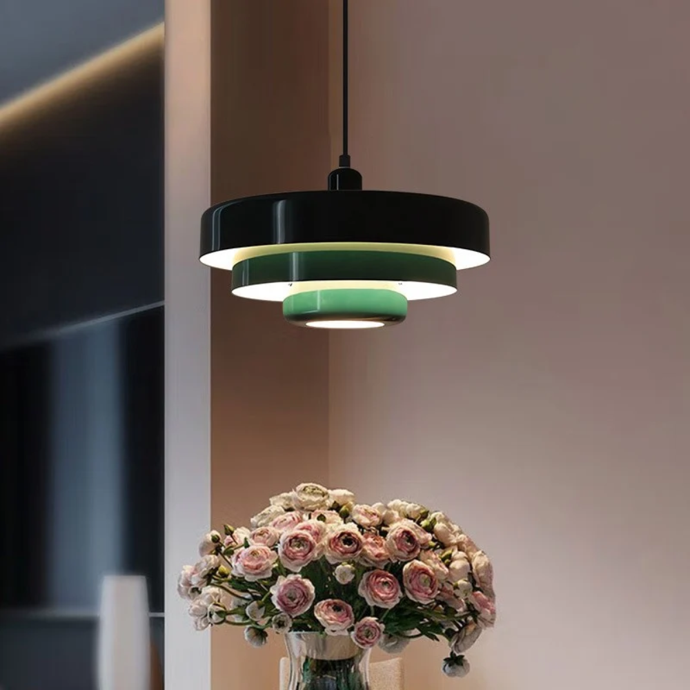 Medeltida Svart Vägglampa i Metall och Glas – Nordisk Design för Inomhusbruk med Varmt Ljus 5
