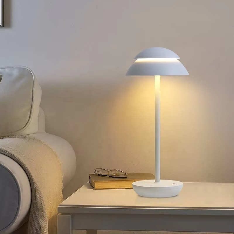 Bordslampa med Touch Control och Steglös Dimming – Batteridriven Elegant Varmvit Belysning 1