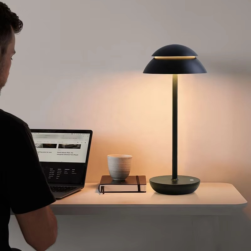 Bordslampa med Touch Control och Steglös Dimming – Batteridriven Elegant Varmvit Belysning 2