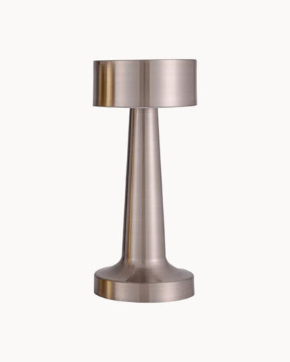 Elegant Dimbar Bordslampa i Gyllene Rostfritt Stål – Liten Trådlös LED-lampa för Modern Inredning 8