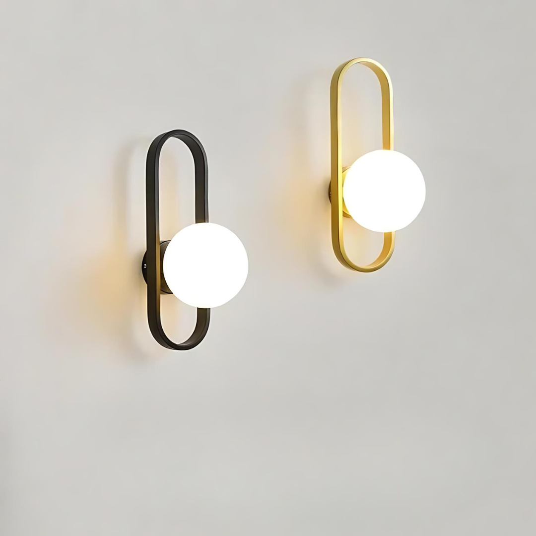 Elegant Svart Vägglampa med Frostat Glas – Modern LED Belysning för Säng och Inomhusbruk 1