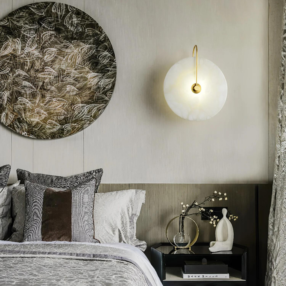 Modern Väggljus i Alabaster med Justerbar Ljusriktning – Energieffektiv LED Belysning för Elegant Inredning 3