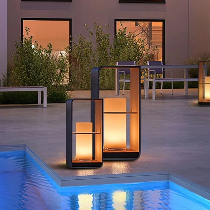 Solenergi Utomhuslampa med Modern Design – Väderbeständig och Energieffektiv Utebelysning för Terrasser och Trädgårdar 2