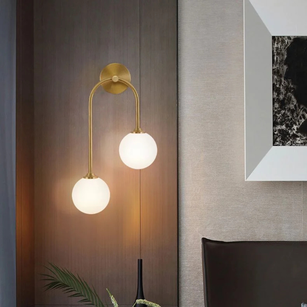 Väggljus Valentina med Dubbel Höjd och Justerbar Belysning – Modern Design för Badrum och Omklädningsrum 1